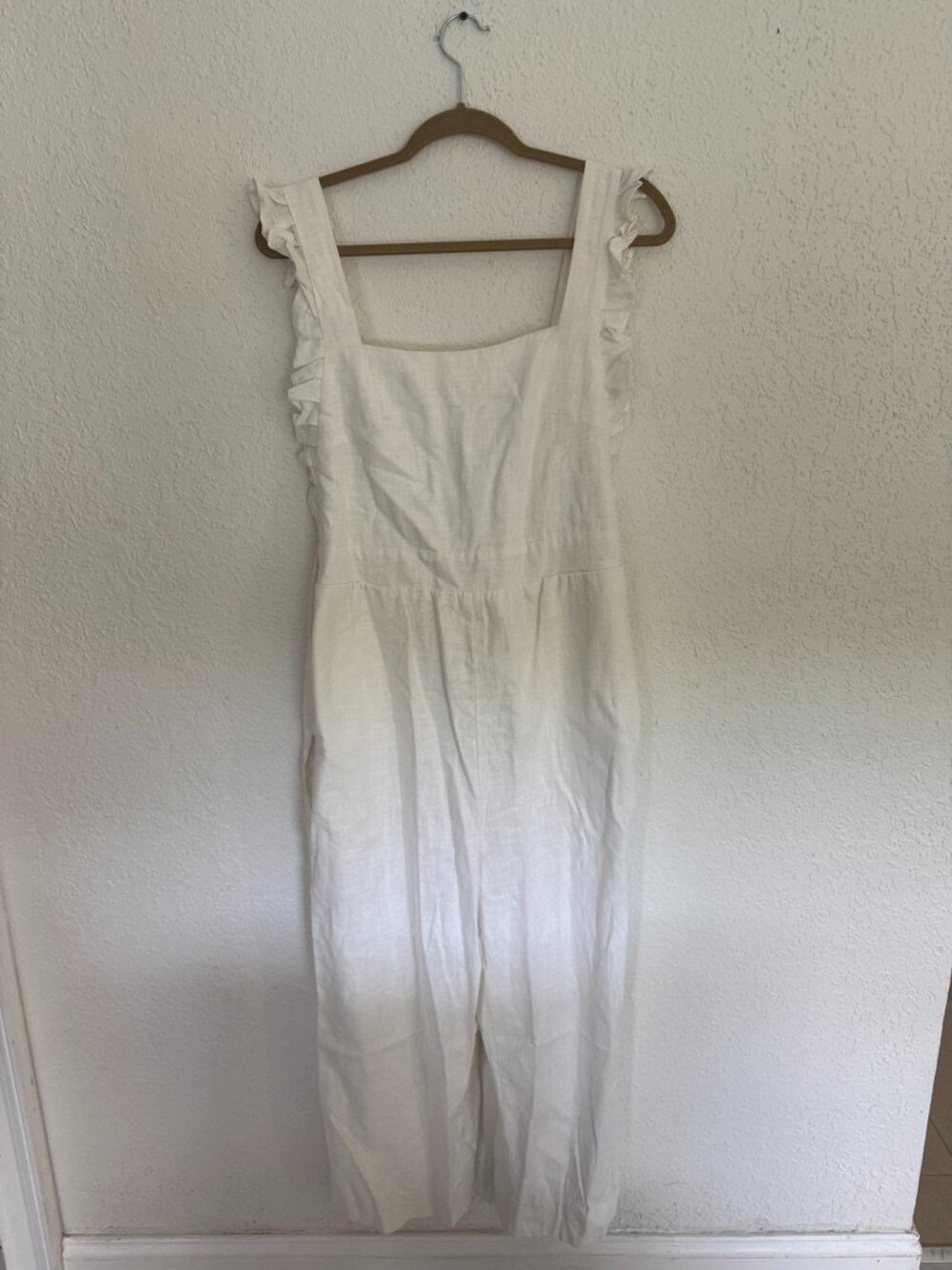 NWT MABLE White Linen Blend Ruffle Strap Wide Leg Jumpsuit Size Medium